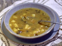 Zapomnij o kiełbasie i boczku. Ten postny żur z grzybami to prawdziwy król wielkopostnego stołu