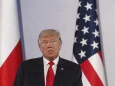 Na szyi Donalda Trumpa pojawiła się tajemnicza czerwona plama. Prezydencki lekarz zabrał głos