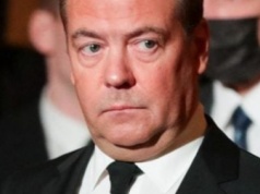 „Świnia nie chce odejść od koryta” – rzekł klaunujący Dimka o Trumpie i okolicach