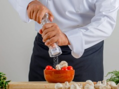 Badanie: nie wszyscy lekarze wiedzą, że sól szkodzi nie tylko sercu