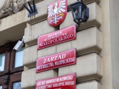 Wojewodowie oddadzą marszałkom nadzór nad FRPA. Plusy i ryzyka zapowiadanych zmian