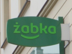 Mapa „użabkowienia” Polski. Czasem po hot doga z Żabki trzeba jechać nawet 27 km