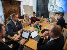 Kęcka spotkała się z ratownikami. Rozmawiano o zasadach pracy w SOR i Izbach Przyjęć