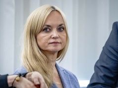 Protest przedstawicieli szpitali przed resortem zdrowia. "Rozumiem emocje"