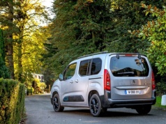 Stellantis chce wrócić do resorów piórowych. To nowy pomysł na oszczędność