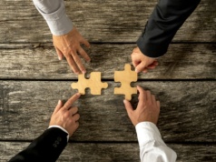 Polska umacnia pozycję lidera fuzji i przejęć w CEE (raport)