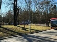 Wrocław: Ultrawąskie skrzyżowanie zostanie przebudowane. Będzie też nowy parking na 90 samochodów