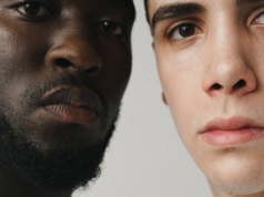 Kawiarnię otwórz obok kawiarni, a sklep obok sklepu. To powinien wiedzieć początkujący przedsiębiorca