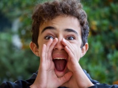 Gdzie zniknął mój mały chłopiec? Mutacja syna to coś więcej niż tylko zmiana głosu