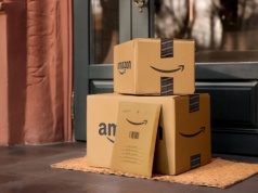 Amazon zasypał jej dom paczkami. 79-latka nie zamówiła żadnej z nich