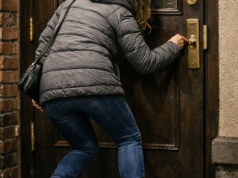 Pijana jak bela przyszła otworzyć… świetlicę dla dzieci