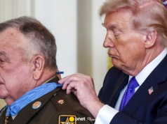 Donald Trump obiektem kpin. Prawie 