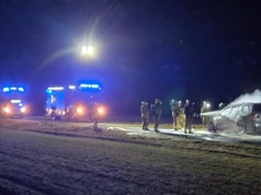 Mercedes stanął w płomieniach podczas jazdy! Służby w akcji na trasie Witosław – Popowo Wonieskie