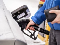 Cenowy szok na stacjach paliw. Kiedy tankować, by zapłacić najmniej?