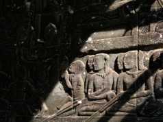 Od Piltdown do “zaginionych zwojów”. Ciemna strona archeologii