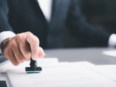 Urzędnik jak sędzia