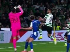 Polak ofiarą brutalnego faulu. Jan Bednarek nie zdołał dokończyć meczu