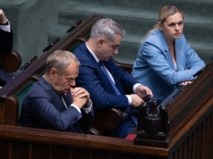 Tusk ma nad czym myśleć. KO na czele, ale bez szans na władzę
