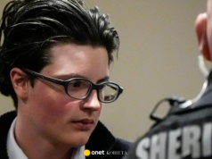 Nastolatek zabił w szkole cztery osoby, jego ojcu grozi 180 lat więzienia. Przełomowy wyrok w USA