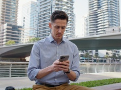 Darmowe pakiety dla Polaków na Bliskim Wschodzie. T-Mobile i Orange dołączają do akcji