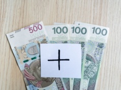 Świadczenie pielęgnacyjne 2026. Wysokość pomocy i przykłady