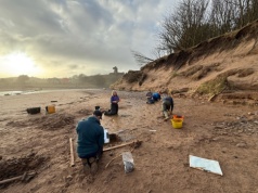 Morze ujawniło wyjątkowe ślady mieszkańców z czasów Cesarstwa Rzymskiego. Spacerowicze dostrzegli je, a po chwili zniknęły
