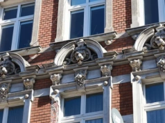 Lwy, chimery i maski na kamienicach. Przechodząc ulicami Nadodrza warto podnieść wzrok