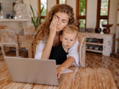 Rodzice ufają AI w sprawach zdrowia dzieci. Konsekwencje są bardzo niebezpieczne