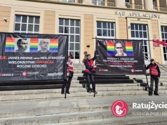 Przełomowy wyrok w Rzeszowie ws. transpłciowego ucznia. Przeciwnicy: “Stop genderowaniu dzieci”