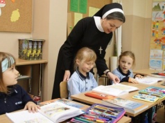 Nowy program nauczania religii w przedszkolach i szkołach