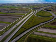 Uwaga kierowcy! Nowe przepisy drogowe. Prędkość i zatrzymanie prawa jazdy. Obowiązek noszenia kasku