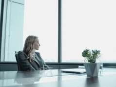 Bez feedbacku i doceniania trudno o satysfakcję z pracy