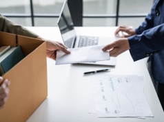 Ślepa uliczka automatyzacji. Czy zwalnianie przez AI to biznesowe samobójstwo?