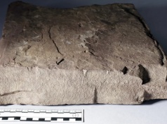 Kamień runiczny ze Skandynawii przepisuje początki pisma. Badania ujawniły treść dawnych zapisków