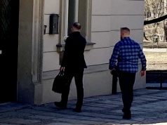 Andrzej Duda założył biuro w prestiżowej części Krakowa. Pierwszego dnia dziarsko ru…