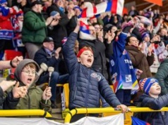 Mnóstwo emocji na lodzie i trybunach. Fotorelacja z meczu KH Energa - Unia Oświęcim