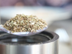 Jedz na diecie łyżeczkę dziennie. W końcu metabolizm ruszy z kopyta