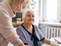 Ta grupa osób może dożyć 100 lat! Naukowcy wskazali jedną kluczową kwestię dotyczącą diety