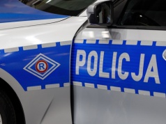 Przyjechał autostopem na „zakupy”. Ze sklepu uciekał z pełnym wózkiem… kapsułek do prania