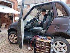 Wyjął ogniwa Li-ion z e-papierosów ze śmietnika. Zbudował z nich baterię do mikrosamochodu. Osiągnął 29 km zasięgu