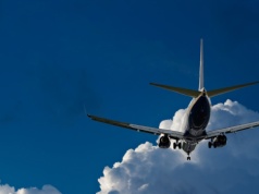 Ewakuują Polaków prywatnymi samolotami. Tyle kosztuje bilet do kraju