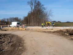 Wznowiono rozbudowę tzw. wschodniej obwodnicy Ciechanowa. Wkrótce powstanie rondo przy centrum handlowym