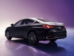 Nowy Lexus ES Moon Shadow jak Maybach. Silnik z Corolli w opakowaniu premium