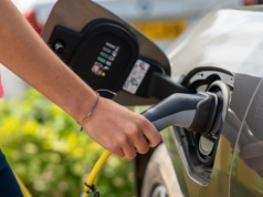 Czy hybrydy są za mało ekologiczne? Nowy sposób obliczania emisji wykluczy PHEV.