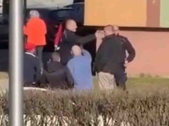 Świebodzin. Brutalna interwencja policji. Mężczyzna psiknięty gazem, leżąc dostaje 15 uderzeń pałką (FILM)