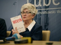 Pamięć o ofiarach Rzezi Wołyńskiej. W województwie lubelskim pojawią się tablice upamiętniające