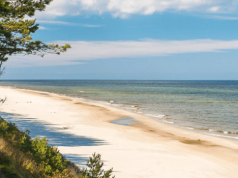 Mrzeżyno 🌊 Komfortowy hotel 80 m od plaży, z komorą normobaryczną 💆
