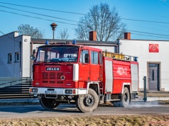 Zamienili Stara na Jelcza. Strażacy z OSP Orzk z ‘nowym’ wozem