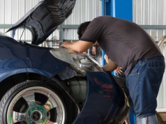 Zakup auta używanego w Polsce. 44 proc. kupujących mówi o oszustwie