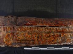 W Luksorze odkryto niezwykły zestaw kobiecych trumien. Przetrwały do dziś i wiemy, do kogo należały